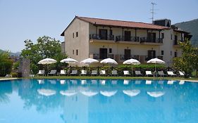 Mont Helmos Hotel