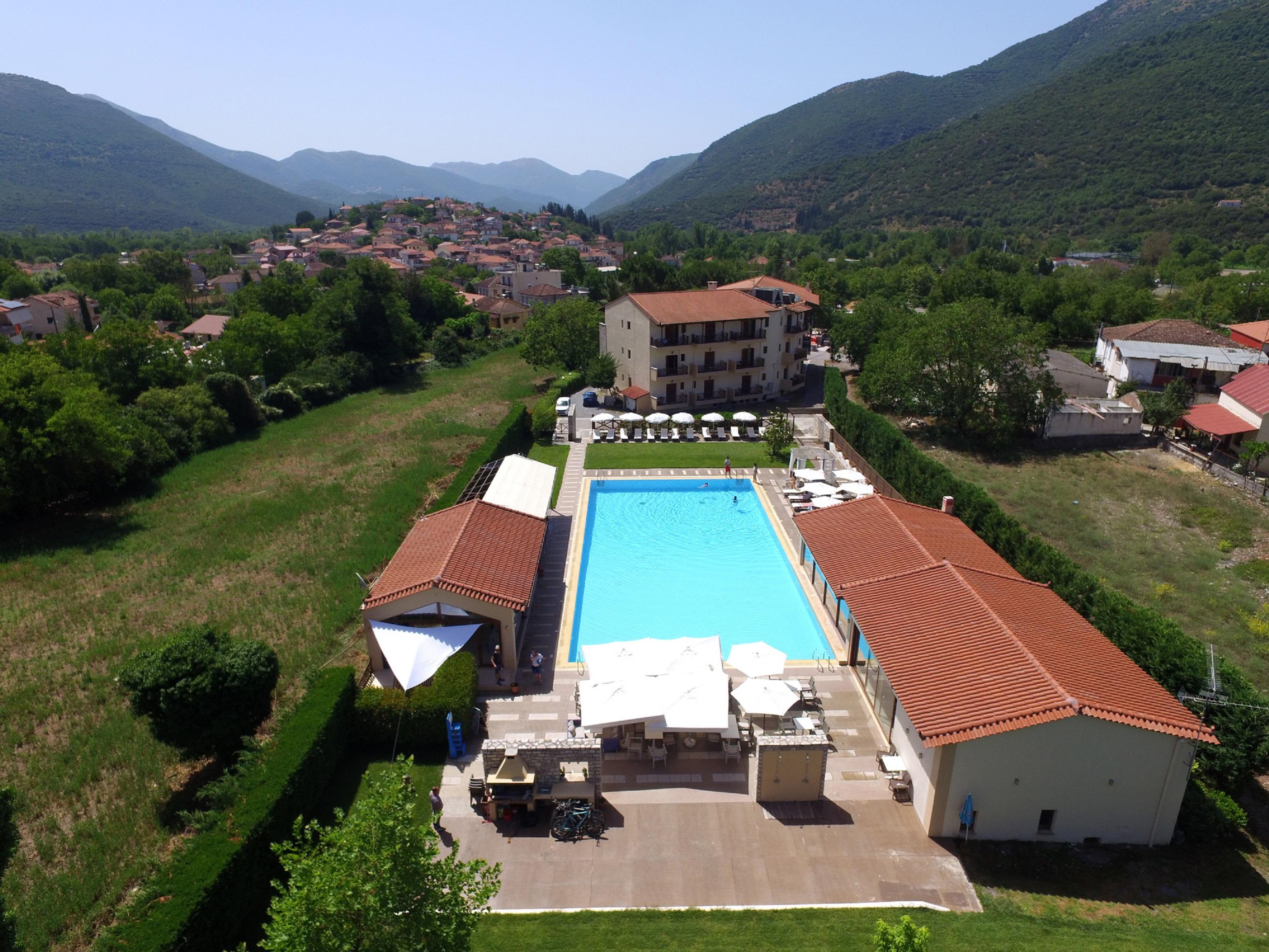Mont Helmos Hotel Kleitoria Buitenkant foto