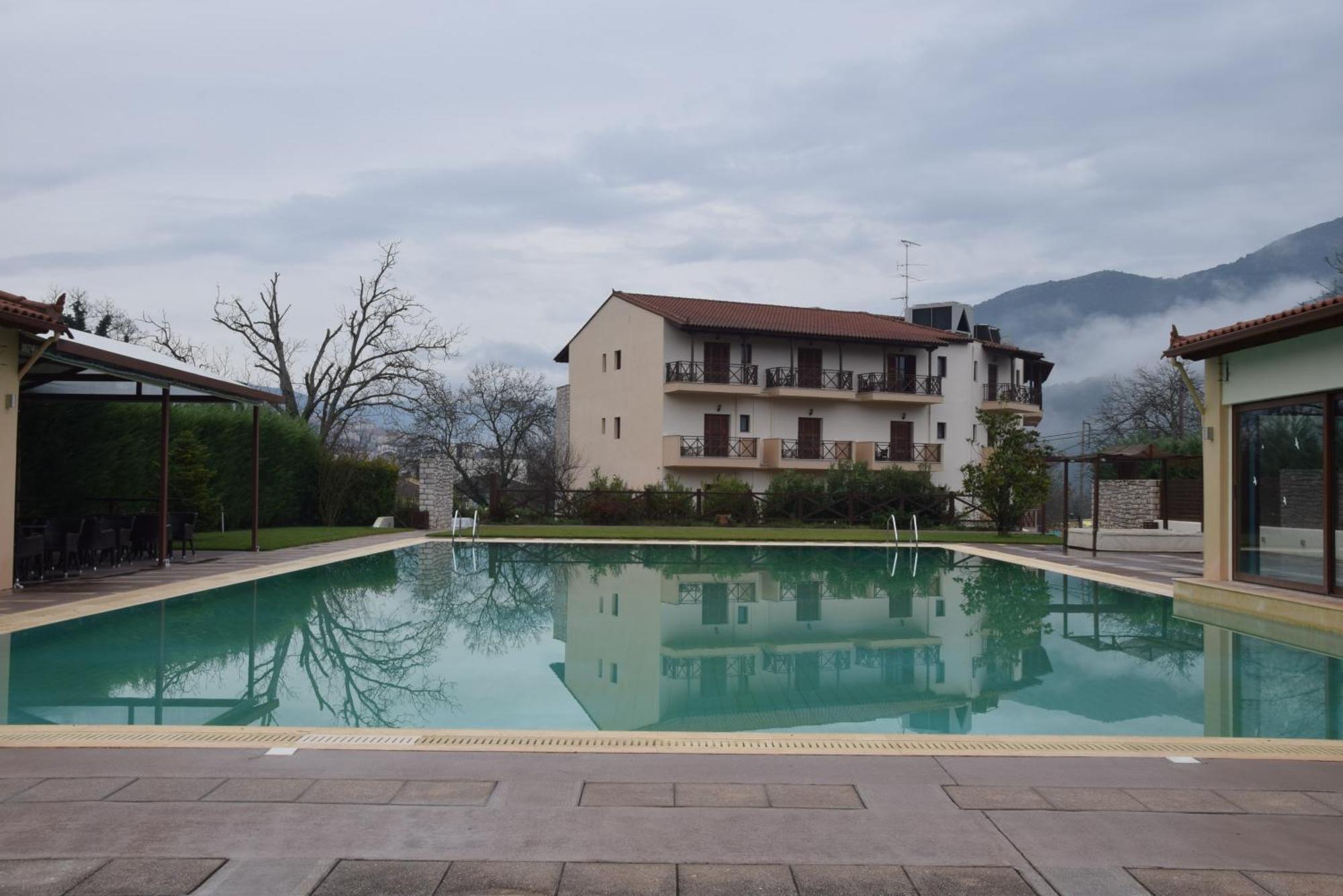 Mont Helmos Hotel Kleitoria Buitenkant foto